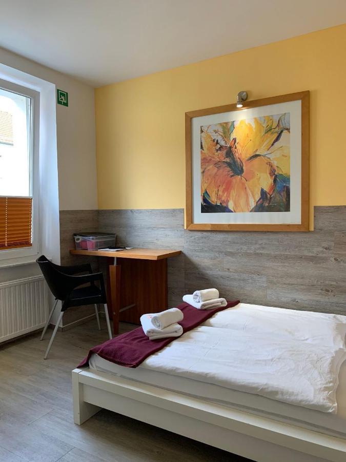 City Hotel-Pension Brandenburg Brandenburg  المظهر الخارجي الصورة